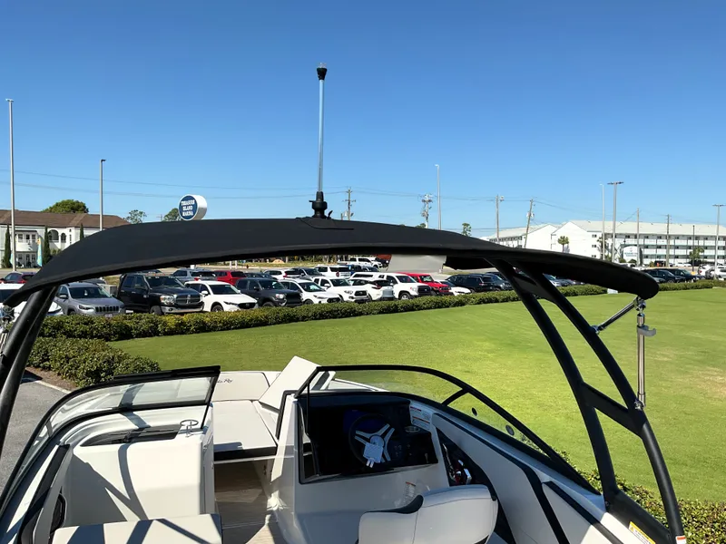 Slide: The Image of Sea Ray SPX 210 Outboard 2026 - 47