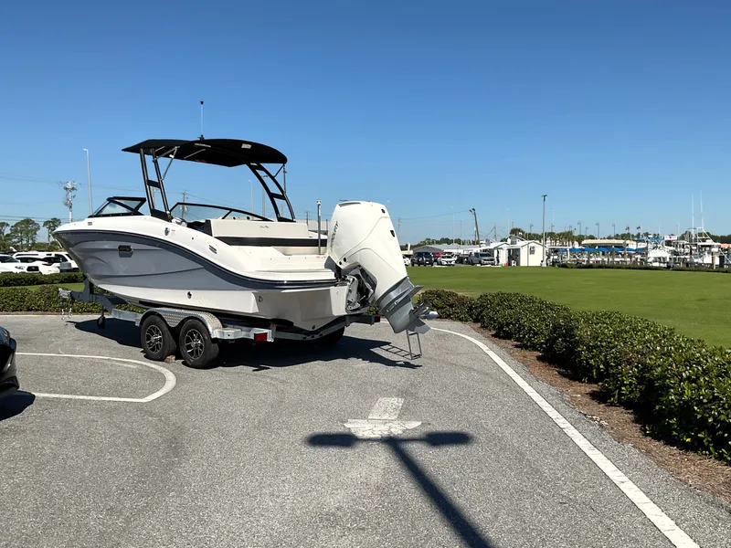 Slide: The Image of Sea Ray SPX 210 Outboard 2026 - 5