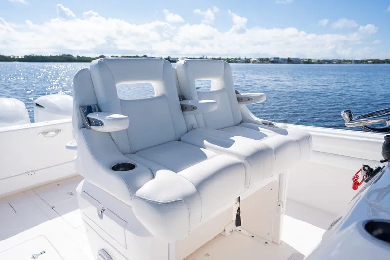 Slide: The Image of Intrepid 327 CC 2016 - 16