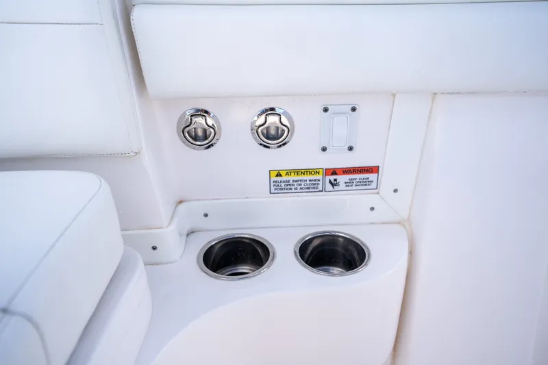 Slide: The Image of Intrepid 327 CC 2016 - 19