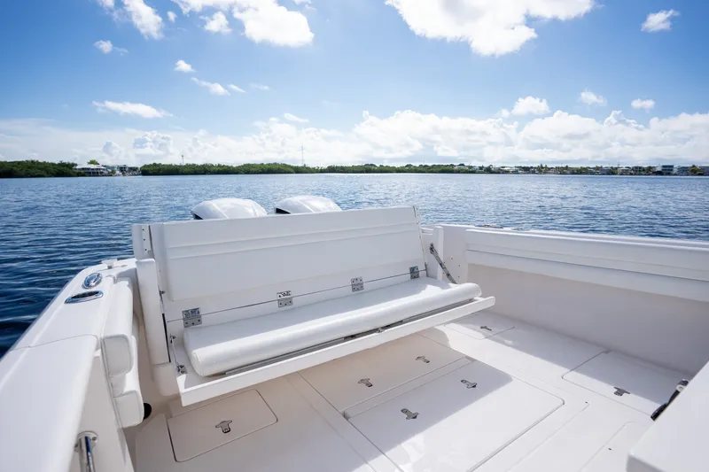 Slide: The Image of Intrepid 327 CC 2016 - 20