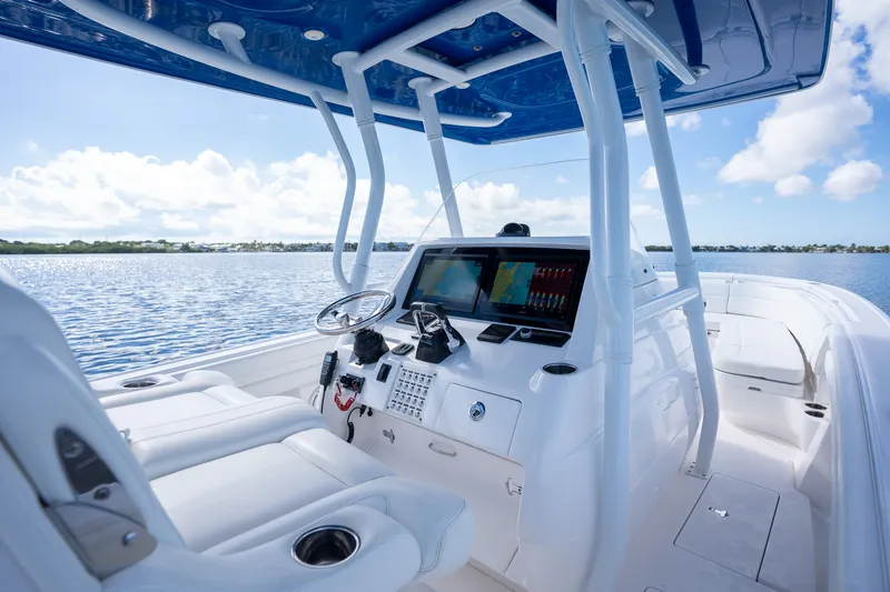 Slide: The Image of Intrepid 327 CC 2016 - 22