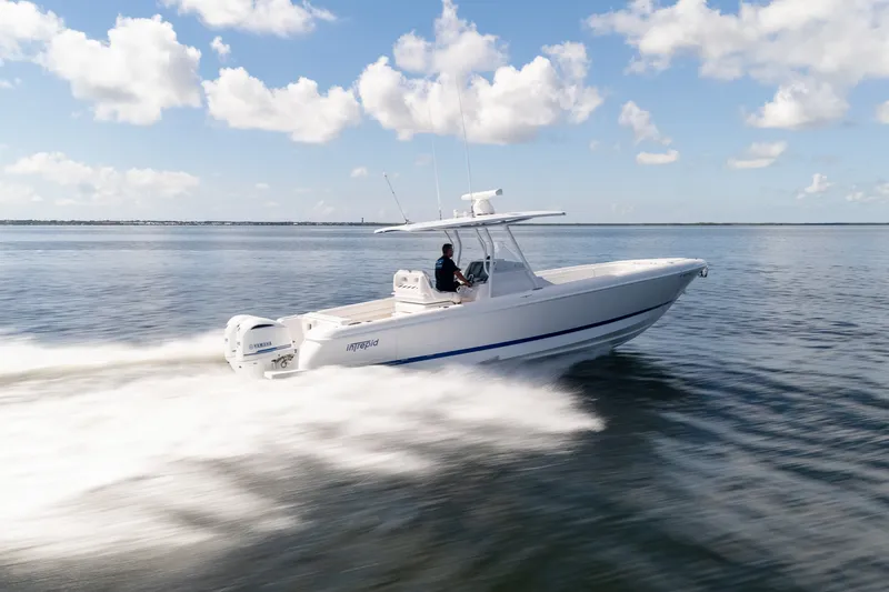 Slide: The Image of Intrepid 327 CC 2016 - 7