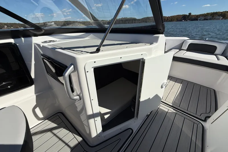 Slide: The Image of Yamaha 195S 2026 - 13