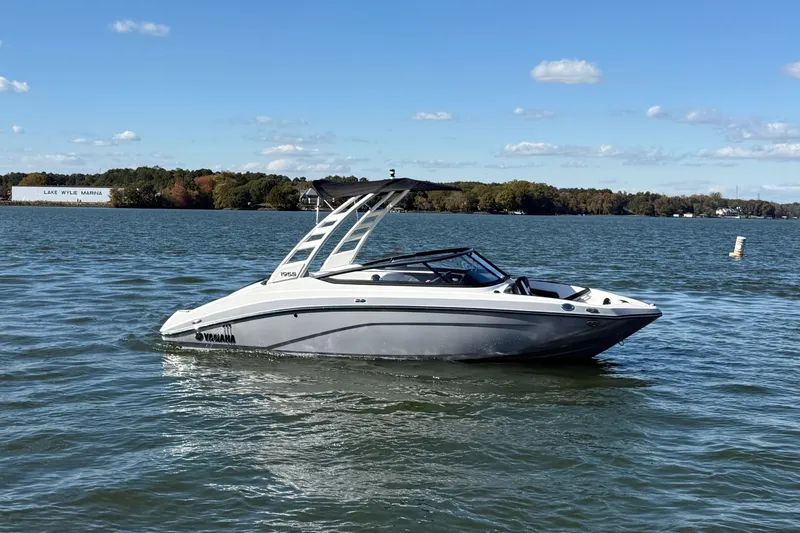 Slide: The Image of Yamaha 195S 2026 - 4