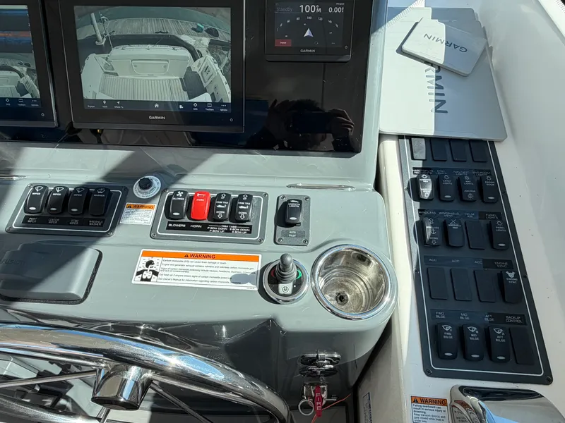 Slide: The Image of Tiara 3600 SOVRAN 2006 - 19