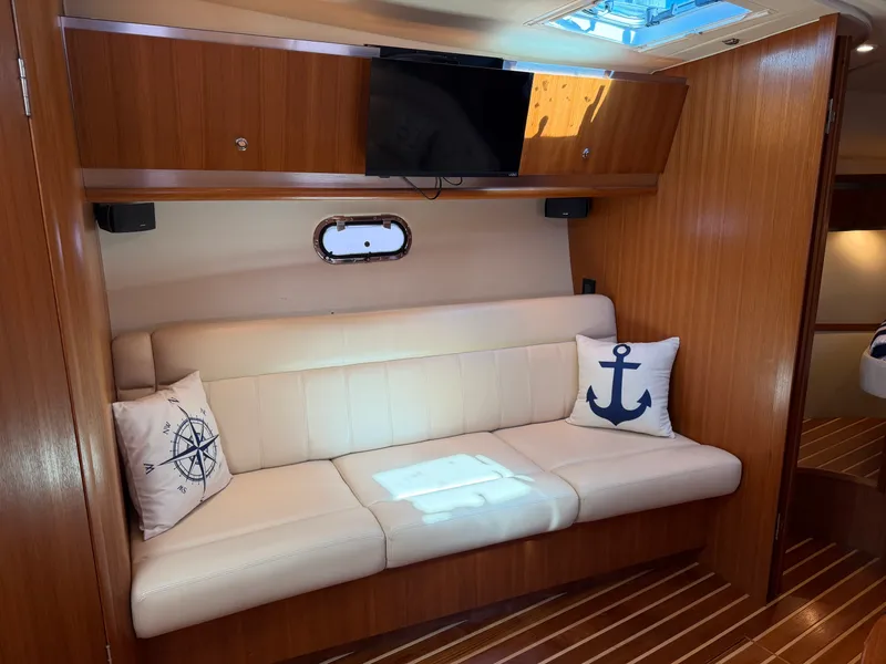 Slide: The Image of Tiara 3600 SOVRAN 2006 - 31