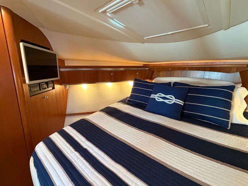 Slide: The Image of Tiara 3600 SOVRAN 2006 - 33