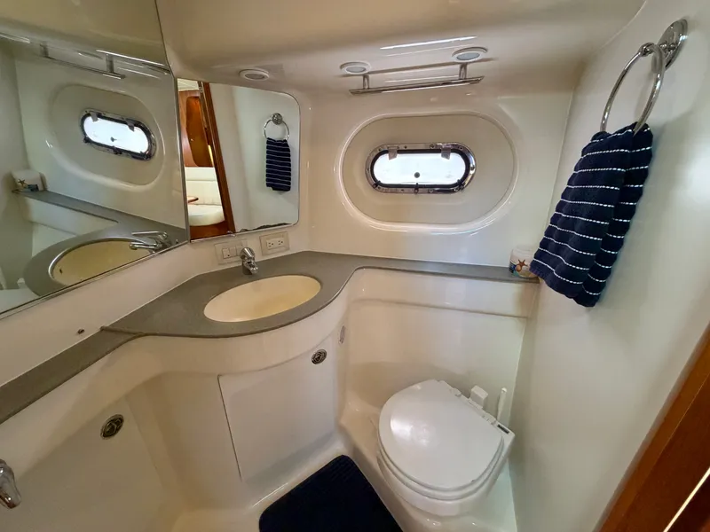 Slide: The Image of Tiara 3600 SOVRAN 2006 - 37