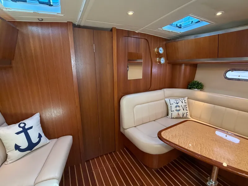 Slide: The Image of Tiara 3600 SOVRAN 2006 - 38