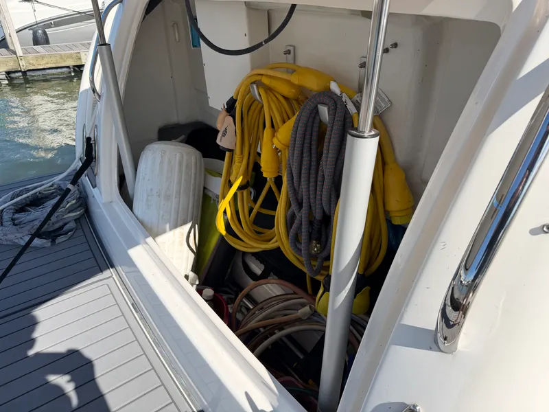 Slide: The Image of Tiara 3600 SOVRAN 2006 - 7