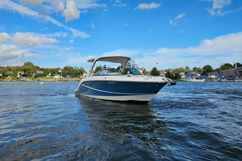 Slide: The Image of Sea Ray SLX 310 2022 - 14