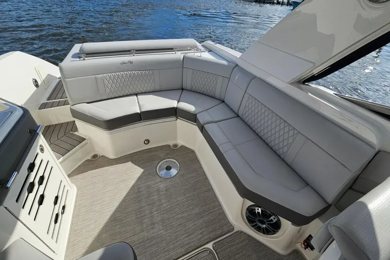 Slide: The Image of Sea Ray SLX 310 2022 - 25