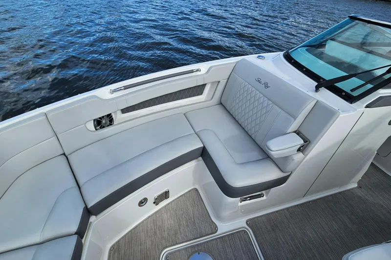 Slide: The Image of Sea Ray SLX 310 2022 - 39