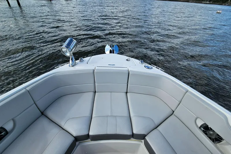 Slide: The Image of Sea Ray SLX 310 2022 - 40