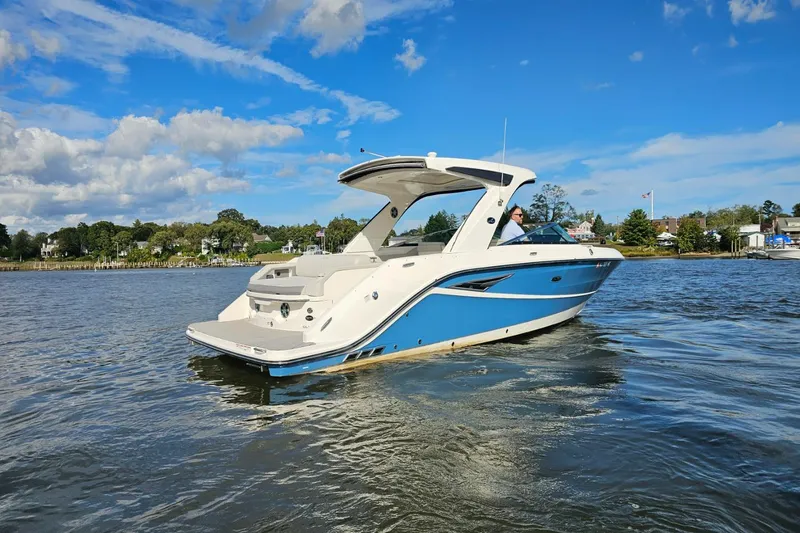 Slide: The Image of Sea Ray SLX 310 2022 - 7