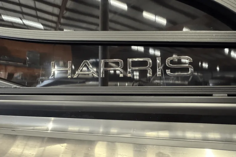 Slide: The Image of Harris Grand Mariner 250 2025 - 2