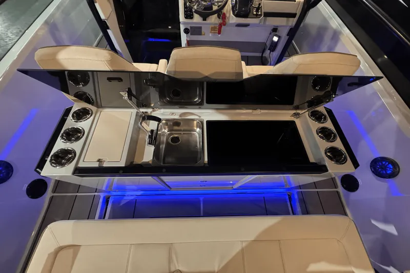 Slide: The Image of Saxdor 320 GTO 2024 - 16