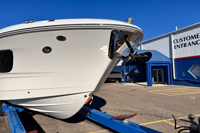 Slide: The Image of Sea Ray Sundancer 370 2025 - 2