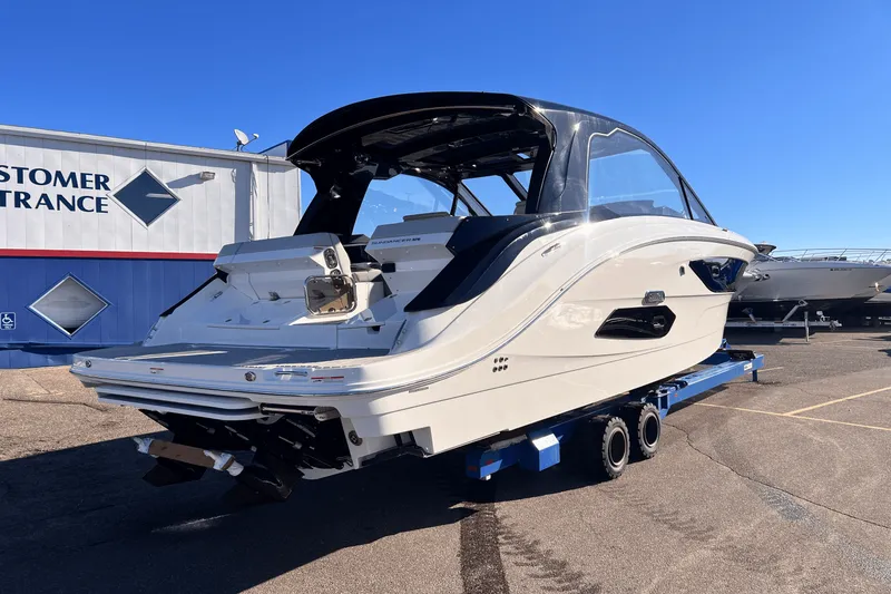 Slide: The Image of Sea Ray Sundancer 370 2025 - 4