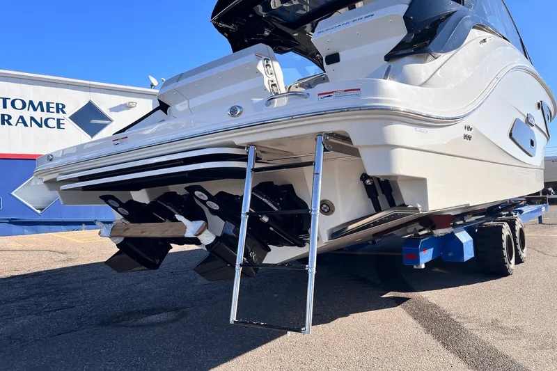 Slide: The Image of Sea Ray Sundancer 370 2025 - 6