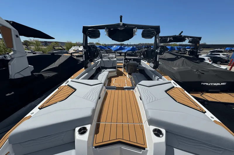 Slide: The Image of Nautique Super Air Nautique G25 2025 - 11