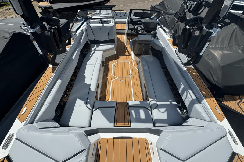 Slide: The Image of Nautique Super Air Nautique G25 2025 - 16