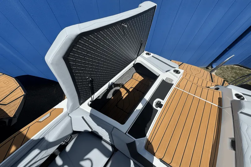 Slide: The Image of Nautique Super Air Nautique G25 2025 - 20