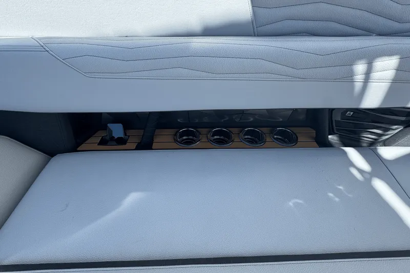 Slide: The Image of Nautique Super Air Nautique G25 2025 - 28