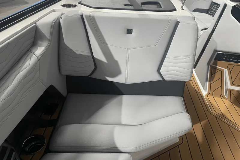 Slide: The Image of Nautique Super Air Nautique G25 2025 - 30