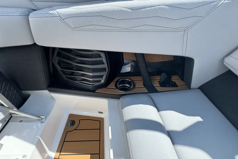 Slide: The Image of Nautique Super Air Nautique G25 2025 - 33