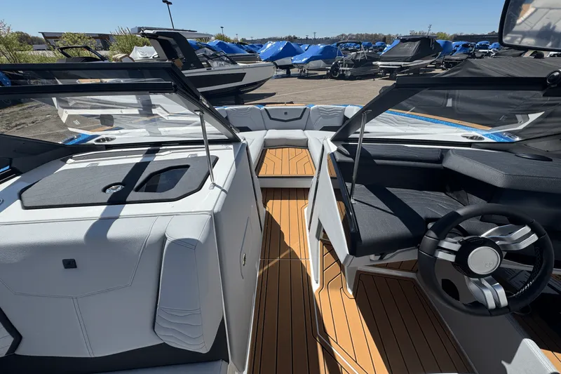 Slide: The Image of Nautique Super Air Nautique G25 2025 - 38