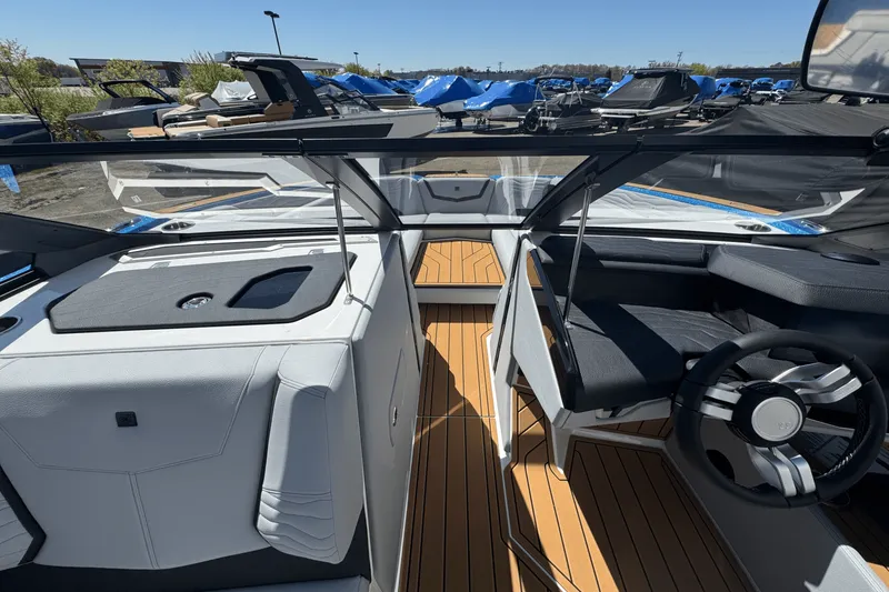 Slide: The Image of Nautique Super Air Nautique G25 2025 - 39