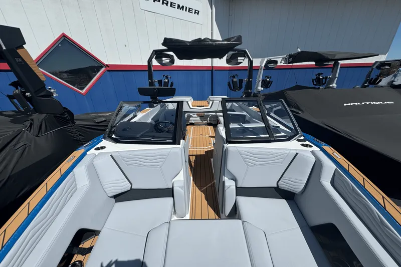 Slide: The Image of Nautique Super Air Nautique G25 2025 - 43