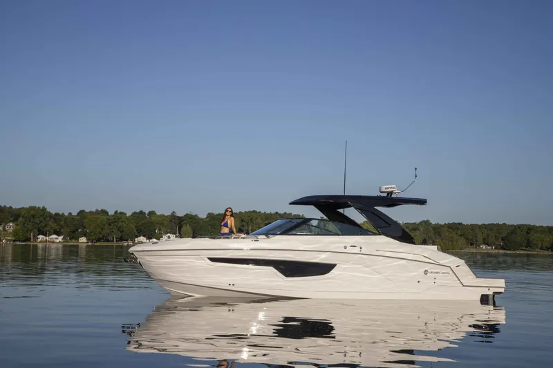 The Image of Cruisers 34 GLS IO Type 2026 - undefined