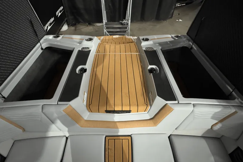 Slide: The Image of Nautique Super Air Nautique G23 2025 - 12