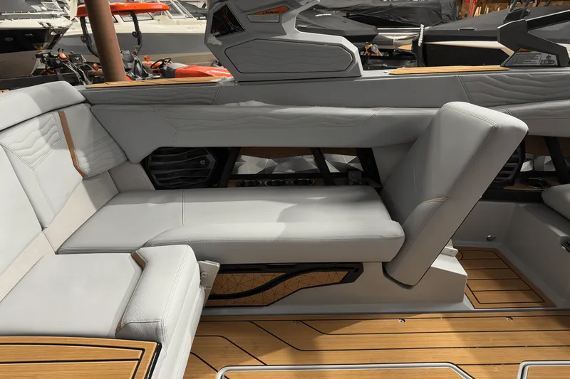 Slide: The Image of Nautique Super Air Nautique G23 2025 - 22