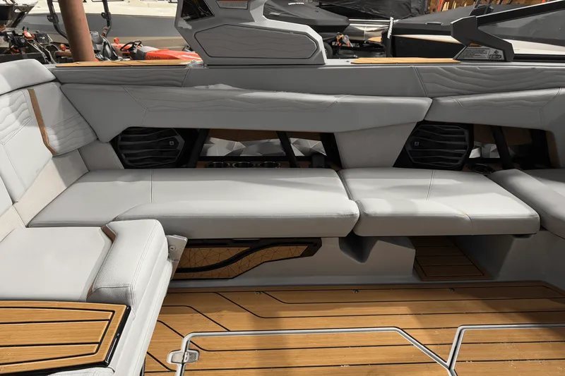 Slide: The Image of Nautique Super Air Nautique G23 2025 - 23