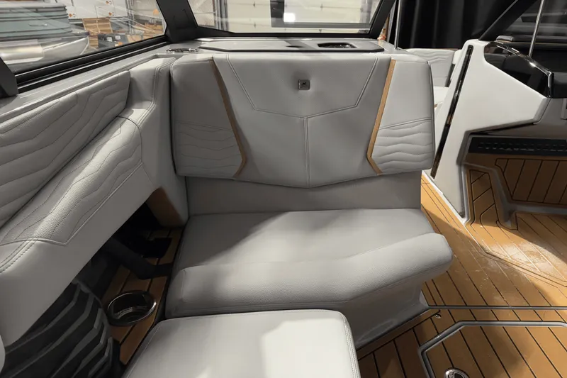 Slide: The Image of Nautique Super Air Nautique G23 2025 - 29