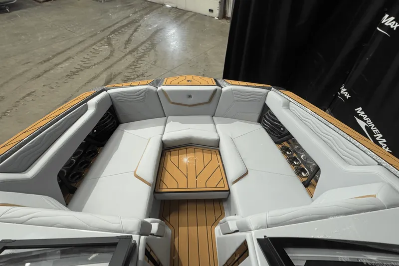 Slide: The Image of Nautique Super Air Nautique G23 2025 - 45