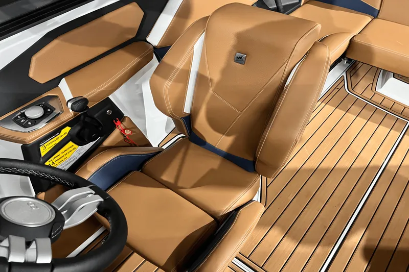 Slide: The Image of Nautique Super Air Nautique S21 2025 - 13