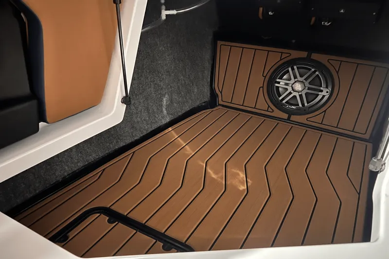 Slide: The Image of Nautique Super Air Nautique S21 2025 - 15