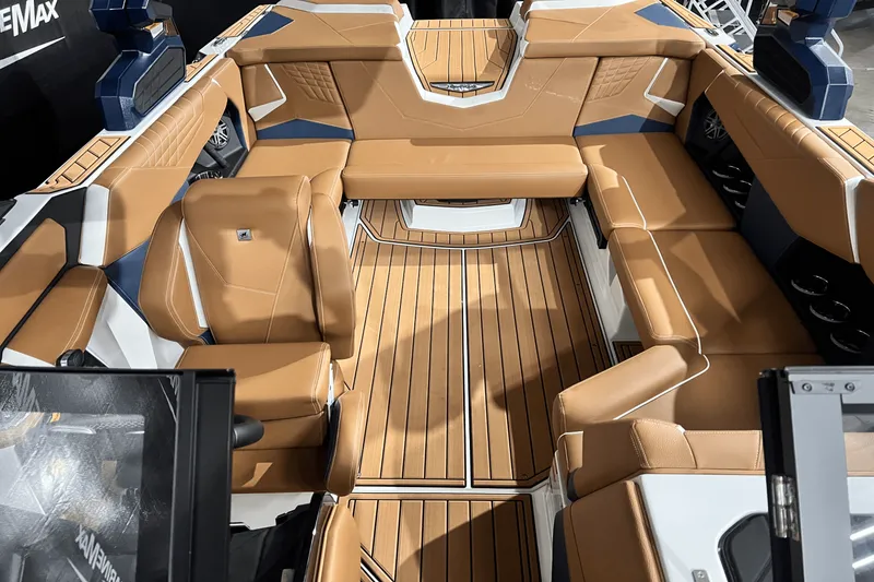 Slide: The Image of Nautique Super Air Nautique S21 2025 - 9