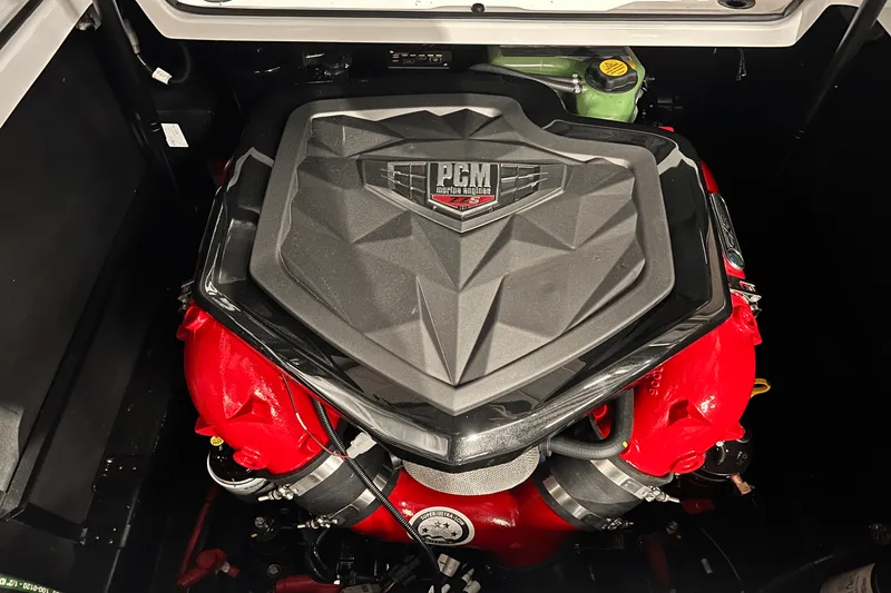 Slide: The Image of Nautique Super Air Nautique S21 2025 - 5