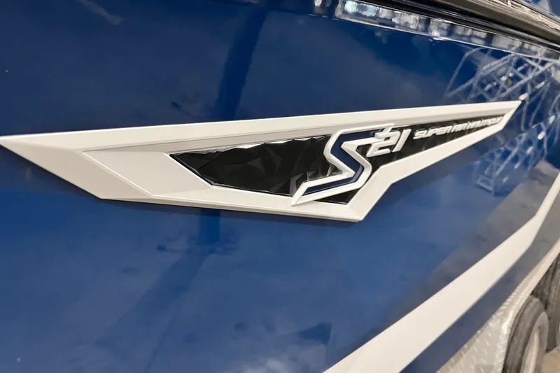 Slide: The Image of Nautique Super Air Nautique S21 2025 - 1