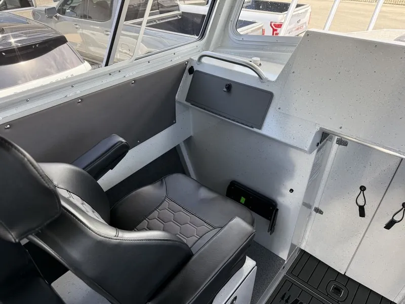 Slide: The Image of North River 2700 Offshore S 2027 - 13