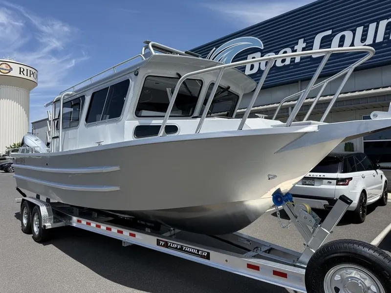Slide: The Image of North River 2700 Offshore S 2027 - 3