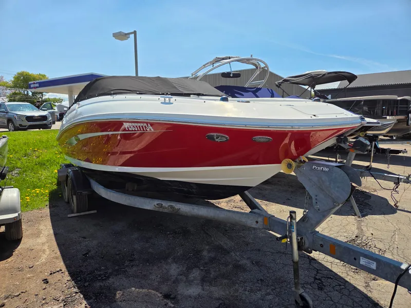 The Image of Sea Ray 220 Sundeck 2017 - 0