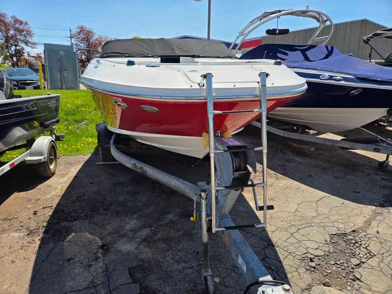 Slide: The Image of Sea Ray 220 Sundeck 2017 - 3