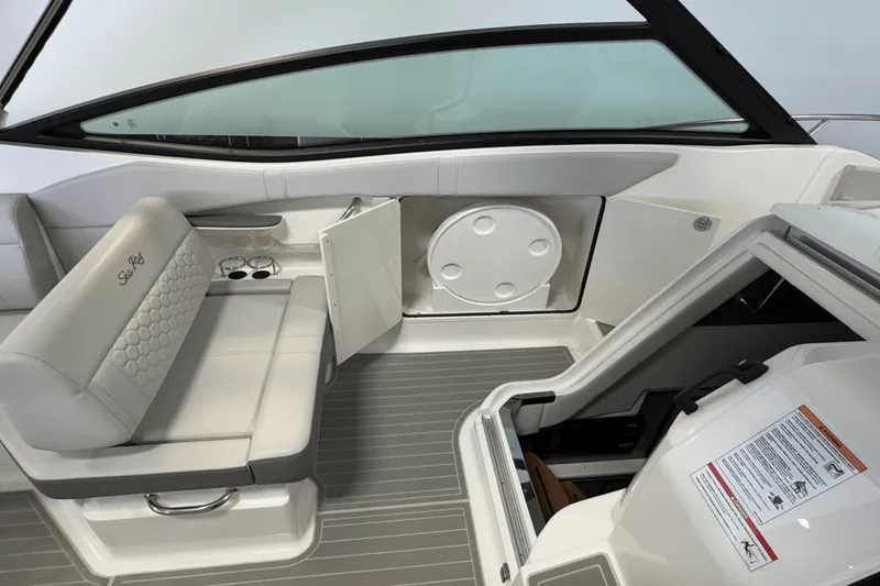 Slide: The Image of Sea Ray Sundancer 320 2025 - 28